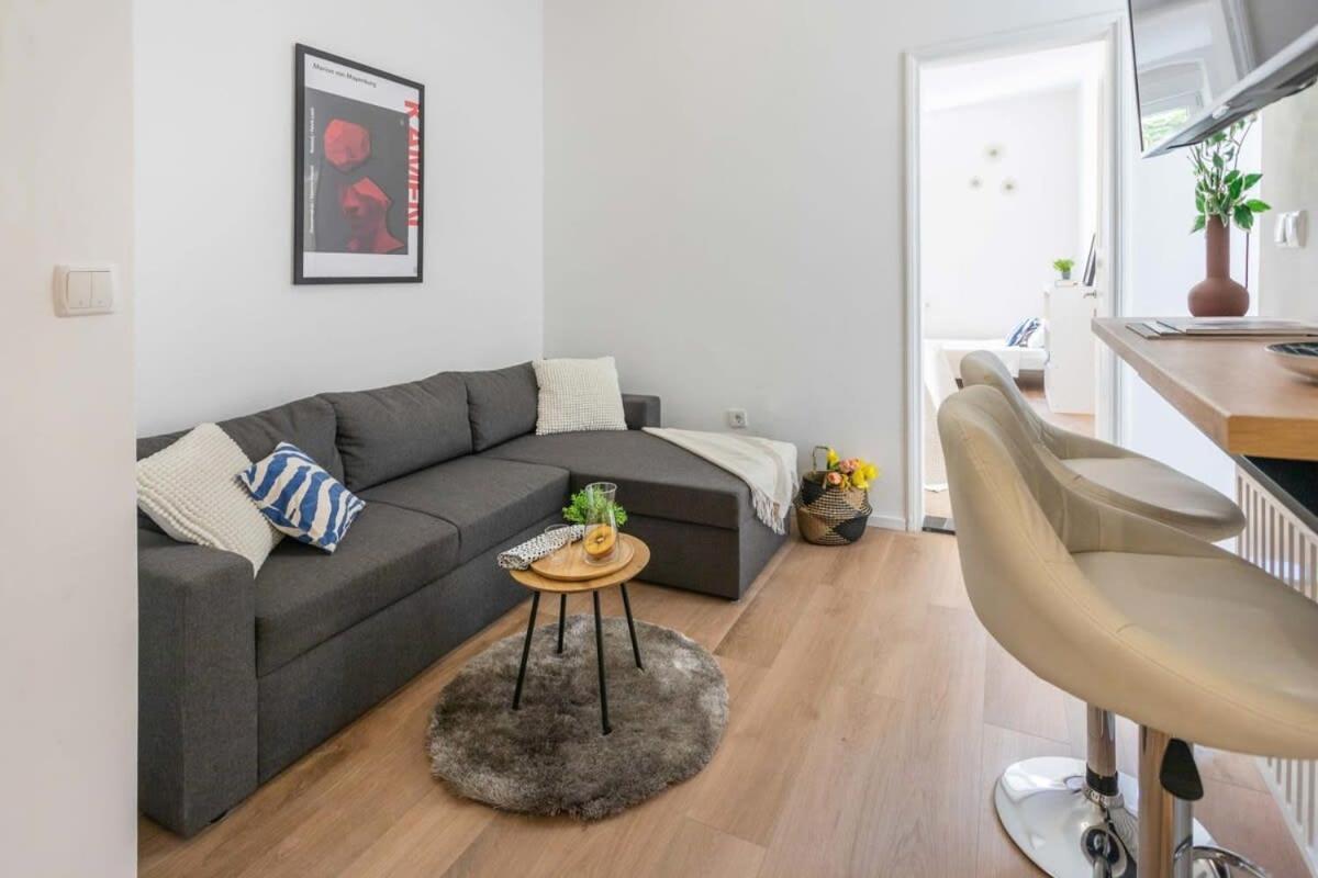 Niko And Sofia'S Apartment Urban Stay Zagreb Bagian luar foto