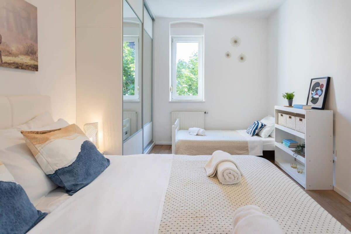 Niko And Sofia'S Apartment Urban Stay Zagreb Bagian luar foto