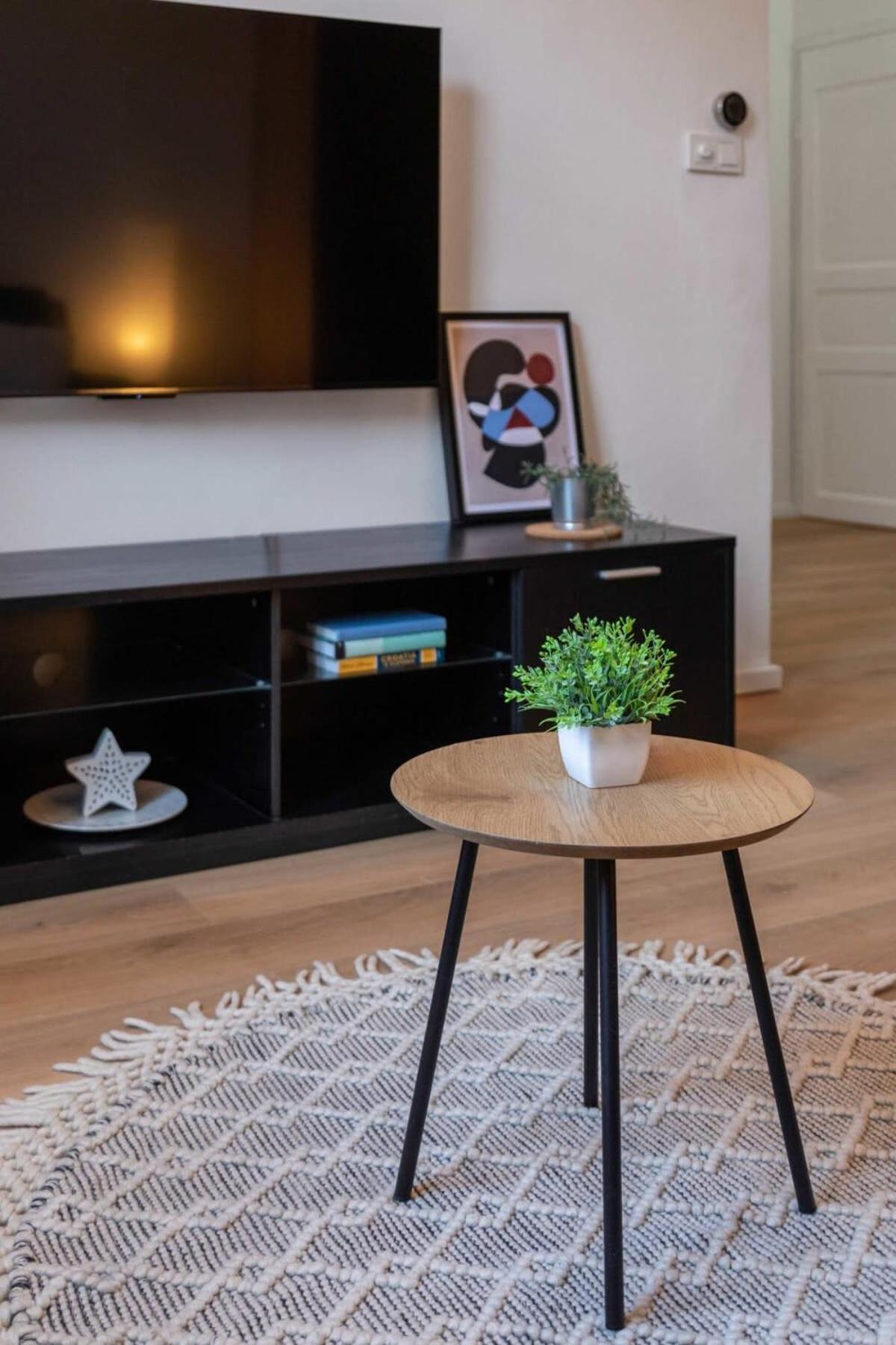 Niko And Sofia'S Apartment Urban Stay Zagreb Bagian luar foto